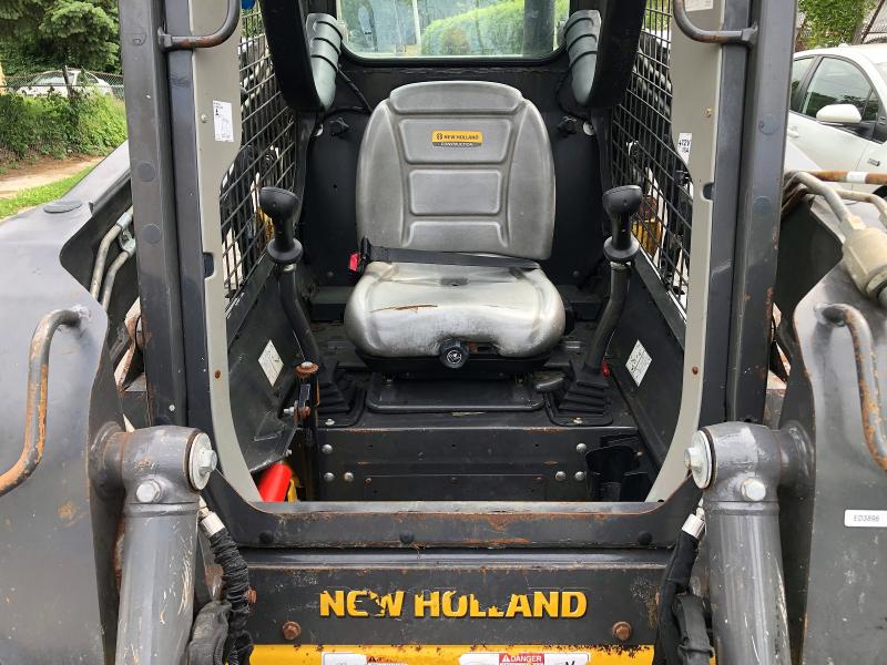 2023 New holland L230 VIN JAF0L320TPM452065 COPART salvage auction — NORMAL WEAR, BS, sold $27,750 on 2026-07-29 (photo 6)