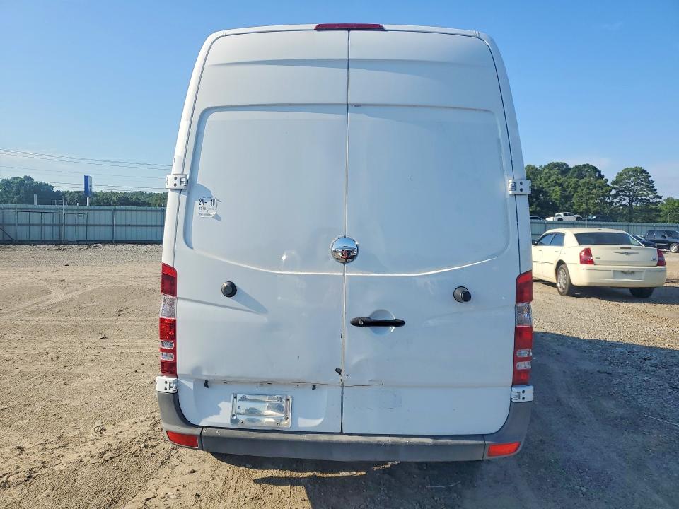 2015 Freightliner Sprinter VIN WDYPE7CC0F5970851 COPART salvage auction — MINOR DENT/SCRATCHES, CT, sold $4,700 on 2026-07-27 (photo 6)