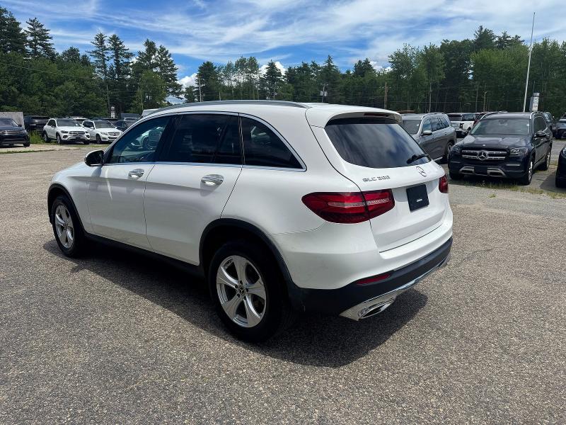 2017 Mercedes-benz Glc VIN WDC0G4KB7HF242188 COPART salvage auction — MINOR DENT/SCRATCHES, MA - CERTIFICATE OF TITLE (P), sold $8,400 on 2026-07-27 (photo 3)