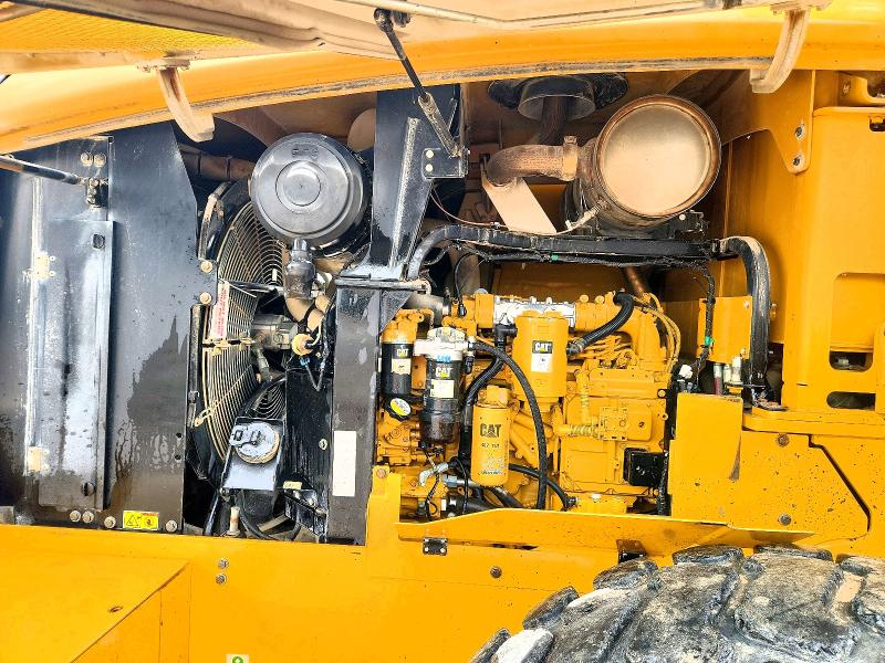 2012 Cat Constructi VIN CAT0938KCSWL01142 COPART salvage auction — MECHANICAL, BS, sold $23,400 on 2026-08-20 (photo 7)