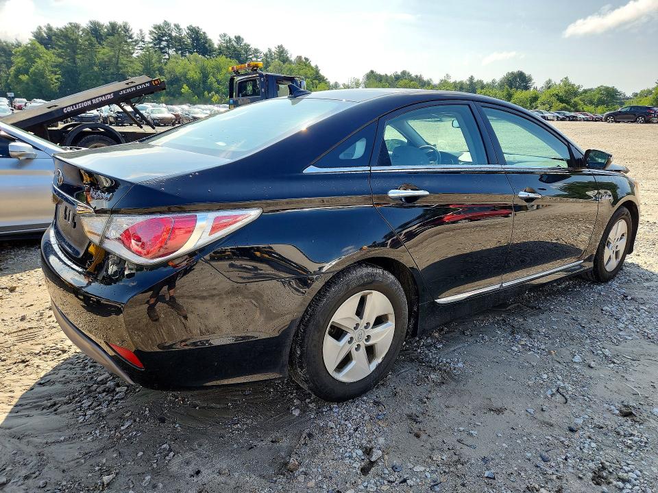 2011 Hyundai Sonata VIN KMHEC4A45BA005628 COPART salvage auction — FRONT END, RS, sold $400 on 2026-07-13 (photo 3)