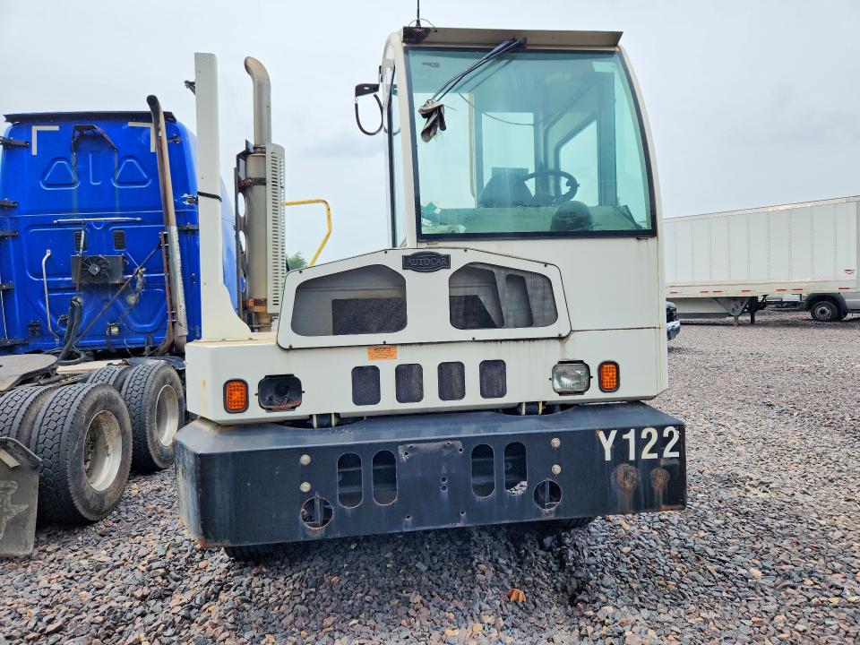 2017 Autocar All other VIN 516G4G4B1HH223906 COPART salvage auction — NORMAL WEAR, IN - CERTIFICATE OF TITLE, sold $275 on 2026-07-28 (photo 5)