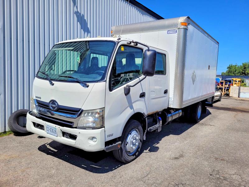 2013 Hino All other VIN JHHWDL2H3DK001590 COPART salvage auction — MINOR DENT/SCRATCHES, ON - PERMIT NO BRAND - UNFIT (P), sold $4,050 on 2026-07-28 (photo 2)
