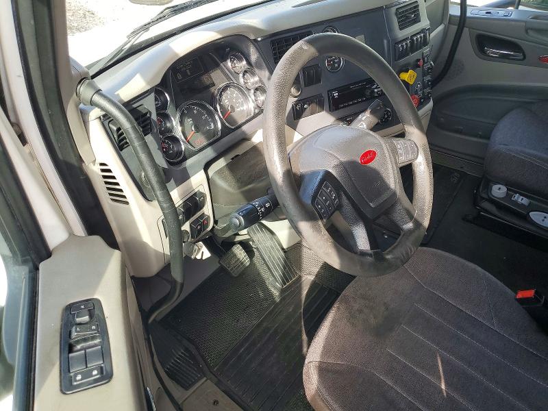 2019 Peterbilt All models VIN 1XPBDP9X1KD269835 COPART salvage auction — NORMAL WEAR, CT, sold $9,600 on 2026-08-31 (photo 8)