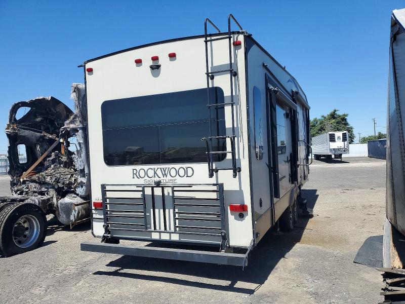 2017 Foresriver All models VIN 4X4FRLE20H1877504 COPART salvage auction — MINOR DENT/SCRATCHES, CA - DIS/DLR/EXP ONLY CLEAN TITLE, sold $9,000 on 2026-08-06 (photo 4)