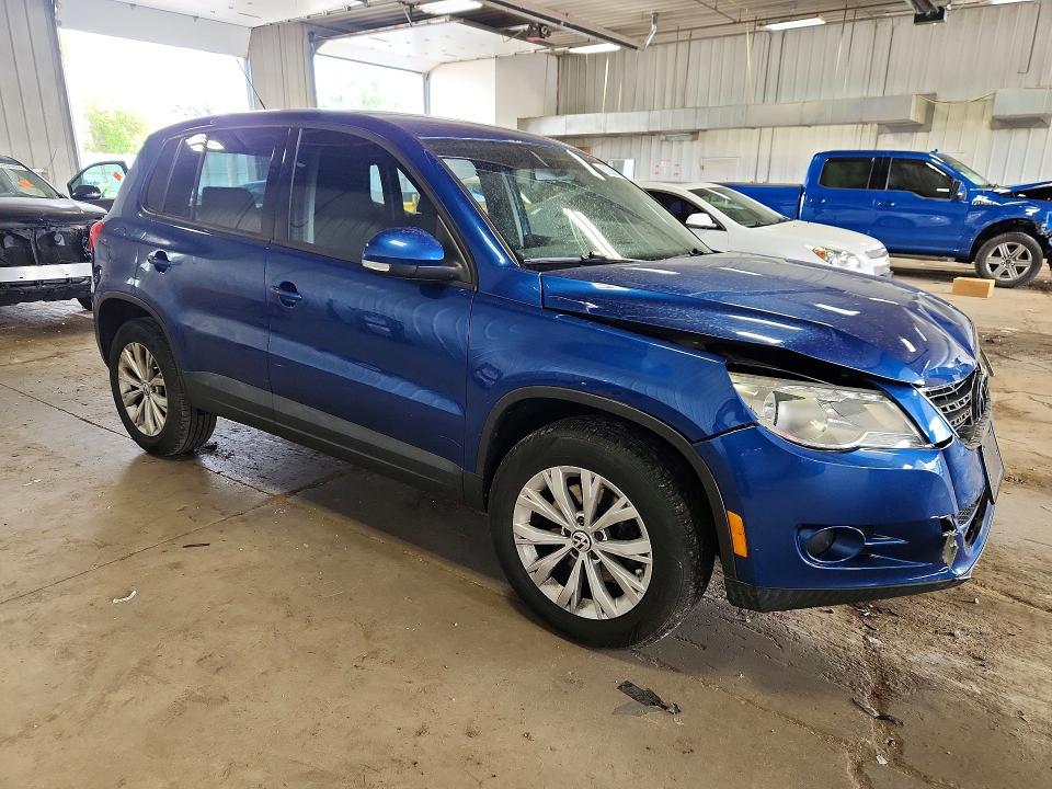 2010 Volkswagen Tiguan VIN WVGAV7AX0AW002741 COPART salvage auction — FRONT END, Wi - Junked Vehicle Bill Of Sale, sold $250 on 2026-08-03 (photo 4)