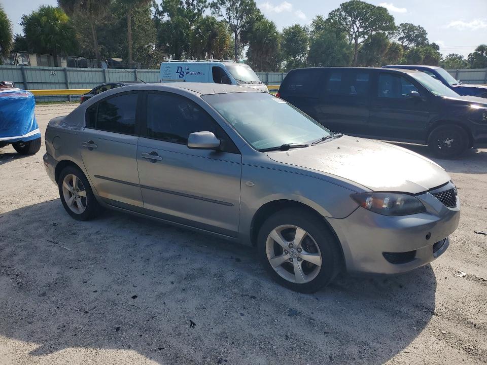 2006 Mazda 3 VIN JM1BK32G761467398 COPART salvage auction — MINOR DENT/SCRATCHES, Fl - Certificate Of Title, sold $350 on 2026-07-29 (photo 4)