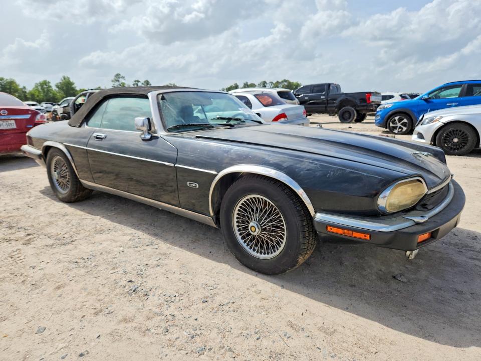 1992 Jaguar Xjs VIN SAJNW4845NC180392 COPART salvage auction — ROOF, Tx - Certificate Of Title, sold $125 on 2026-07-21 (photo 4)