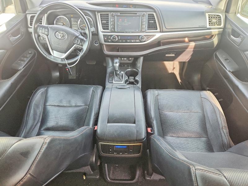 2017 Toyota Highlander VIN 5TDDZRFH8HS446317 COPART salvage auction — MECHANICAL, TX - CERTIFICATE OF TITLE, sold $8,500 on 2026-07-31 (photo 8)