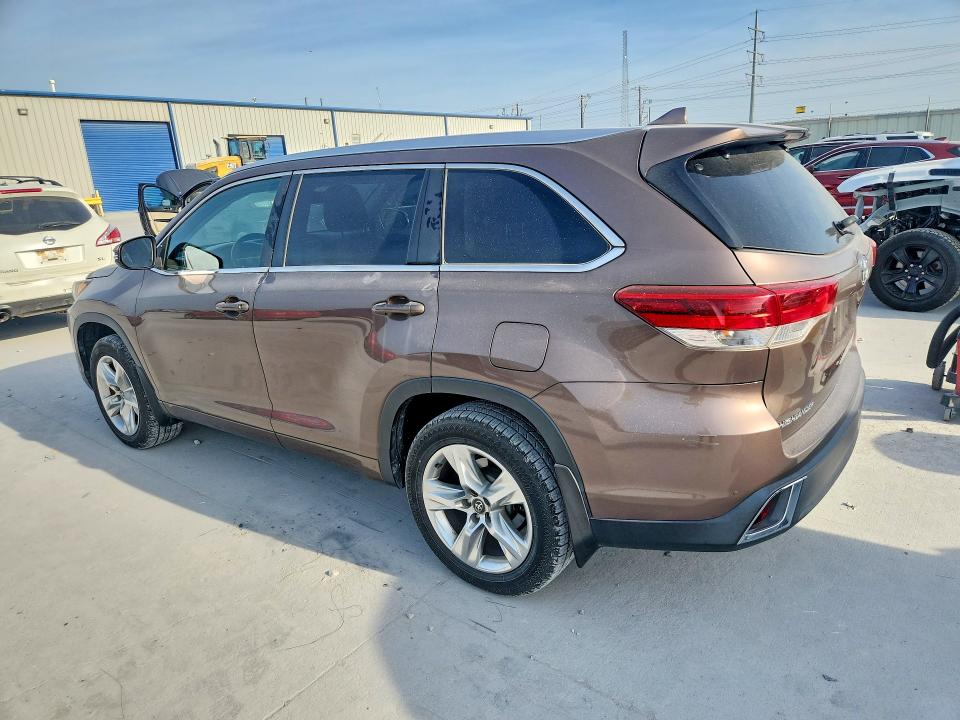 2017 Toyota Highlander VIN 5TDDZRFH8HS446317 COPART salvage auction — MECHANICAL, TX - CERTIFICATE OF TITLE, sold $8,500 on 2026-07-31 (photo 2)