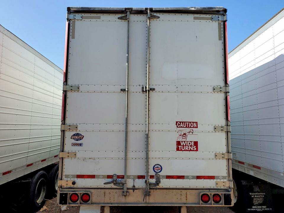 2018 Utility All models VIN 1UYVS2539J6178410 COPART salvage auction — SIDE, FL - CERTIFICATE OF TITLE (P), sold $8,000 on 2026-07-28 (photo 6)