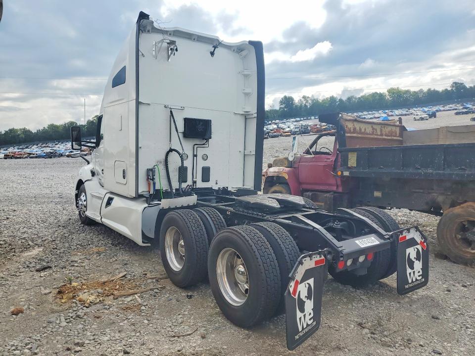 2021 Kenworth T680 VIN 1XKYDP9X5MJ459237 COPART salvage auction — MINOR DENT/SCRATCHES, TN - CERTIFICATE OF TITLE (P), sold $11,000 on 2026-07-28 (photo 2)