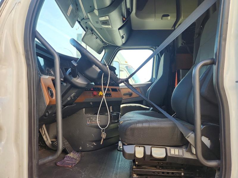 2020 Freightliner All other VIN 3AKJHHDR2LSKW8942 COPART salvage auction — MINOR DENT/SCRATCHES, FL - CERTIFICATE OF TITLE, sold $9,300 on 2026-08-25 (photo 7)