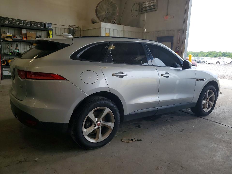 2017 Jaguar F-pace VIN SADCJ2BV4HA085028 COPART salvage auction — MECHANICAL, MO - CERTIFICATE OF TITLE, sold $1,350 on 2026-09-08 (photo 3)