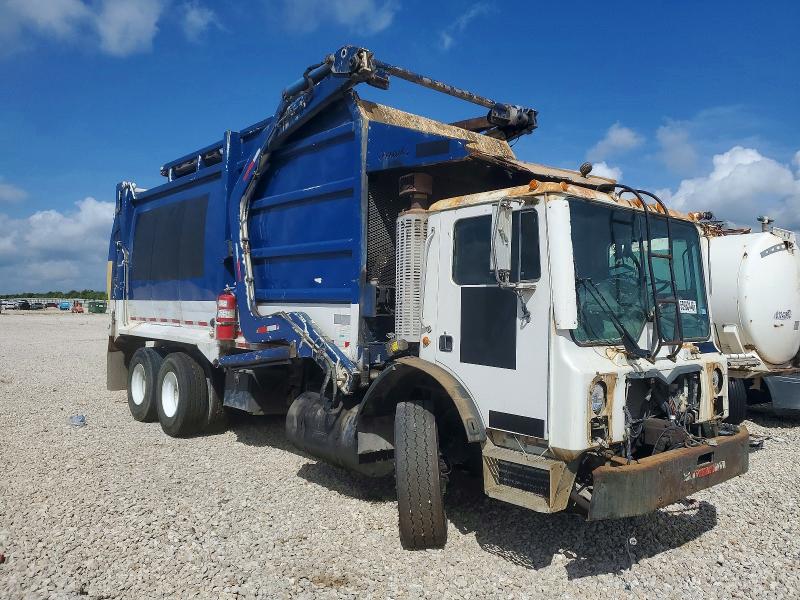 2011 Mack All other VIN 1M2AV02C0BM006563 COPART salvage auction — SIDE, CD, sold $1,300 on 2026-07-09 (photo 9)