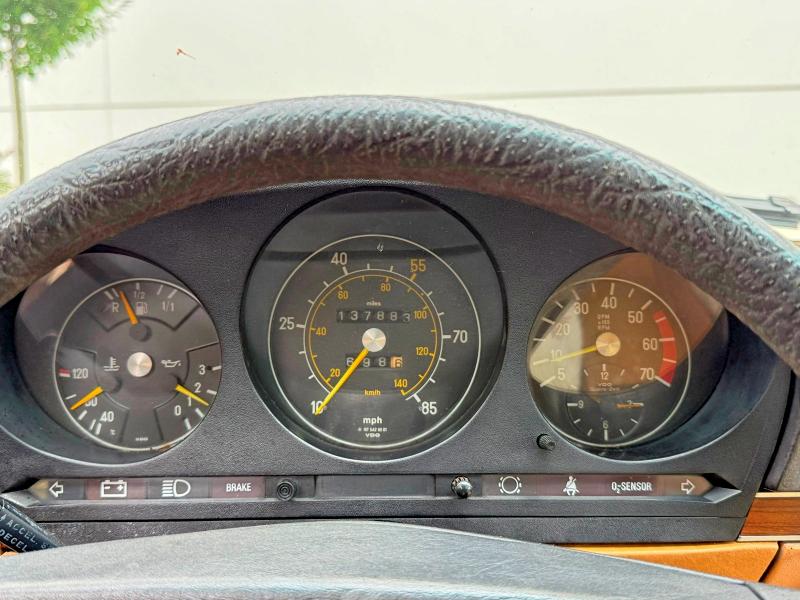 1980 Mercedes-benz Sl-class VIN WDB10704412063683 COPART salvage auction — MINOR DENT/SCRATCHES, Or - Certificate Of Title (P), sold $7,600 on 2026-07-29 (photo 8)