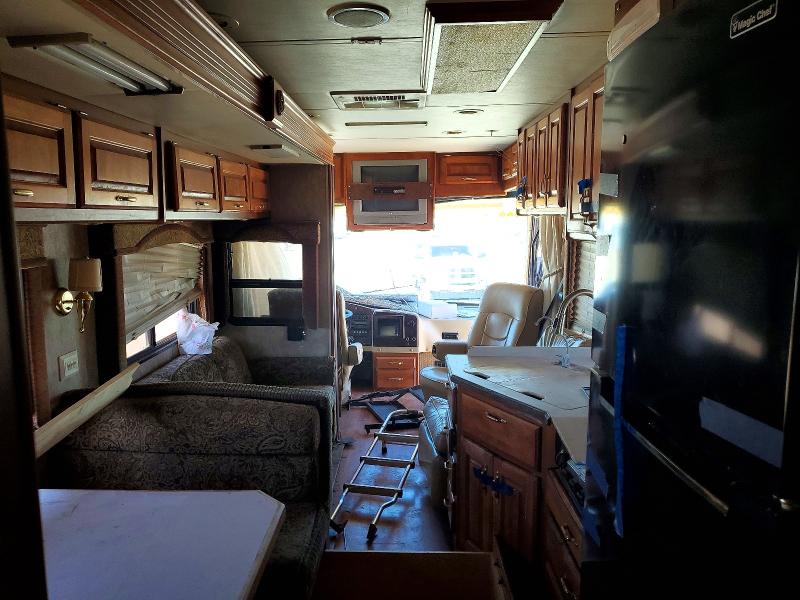 2006 Holiday rambler Monocoque VIN 1RF51474061037080 COPART salvage auction — NORMAL WEAR, DV, sold $13,900 on 2026-08-25 (photo 5)