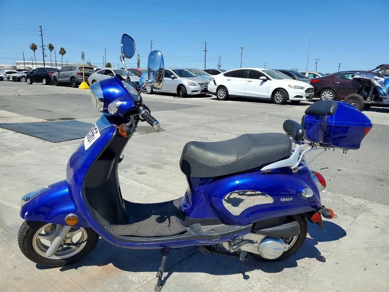 2008 Lance Scooter VIN L5YTCKPA181206991 COPART salvage auction — NORMAL WEAR, CA - DIS/DLR/EXP ONLY CLEAN TITLE, sold $175 on 2026-07-31 (photo 3)