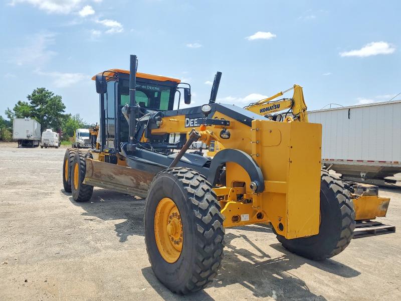 2021 John deere Farm tract VIN 1DW670GPHMF711256 COPART salvage auction — BURN, BS, sold $600 on 2026-07-17 (photo 1)