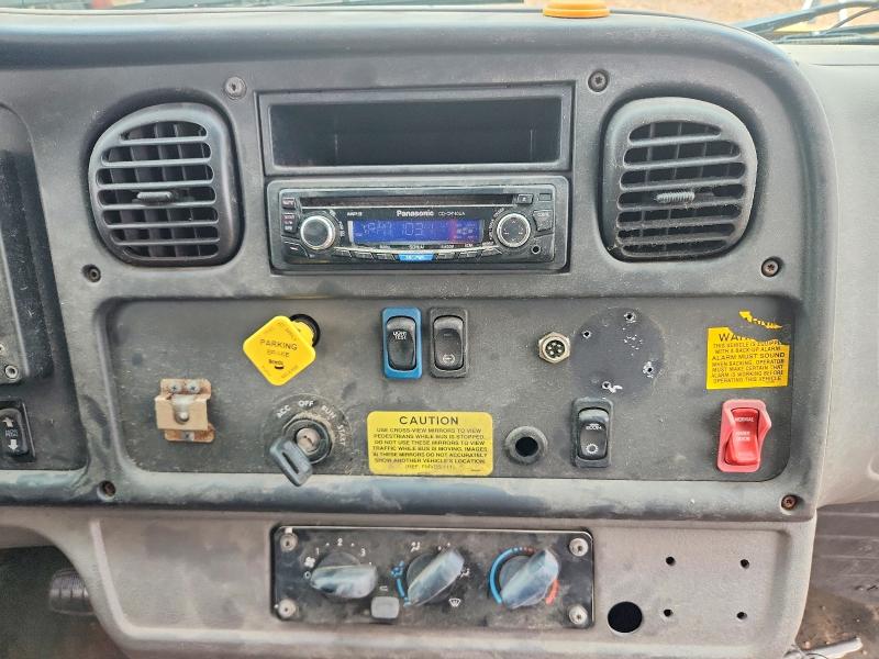 2015 Freightliner All other VIN 4UZABRDT8FCFW6873 COPART salvage auction — NORMAL WEAR, TN - CERTIFICATE OF TITLE, sold $2,050 on 2026-08-21 (photo 9)