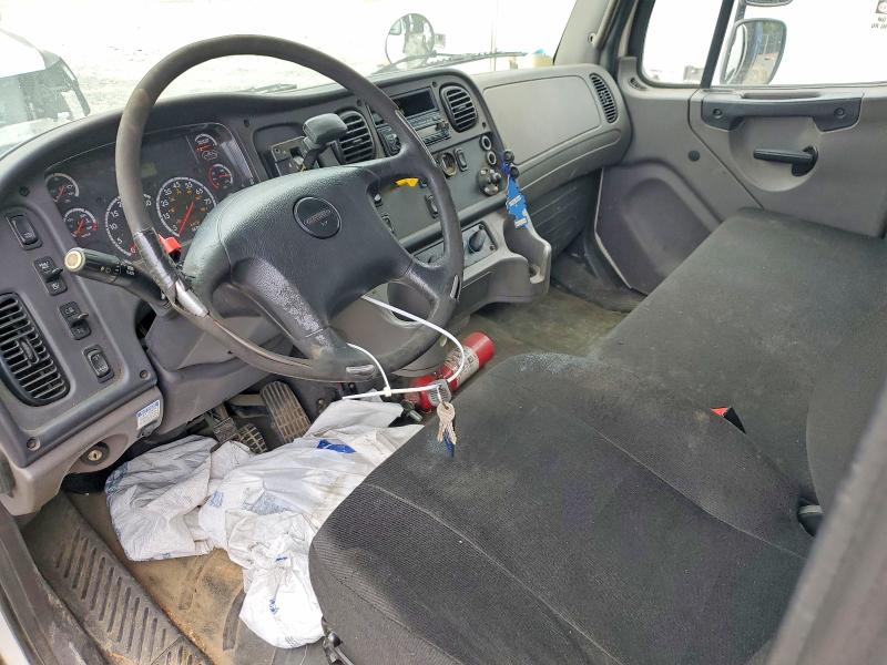 2016 Freightliner All other VIN 3ALACXDT2GDGV6363 COPART salvage auction — MINOR DENT/SCRATCHES, MD - CERTIFICATE OF TITLE, sold $12,000 on 2026-08-14 (photo 8)