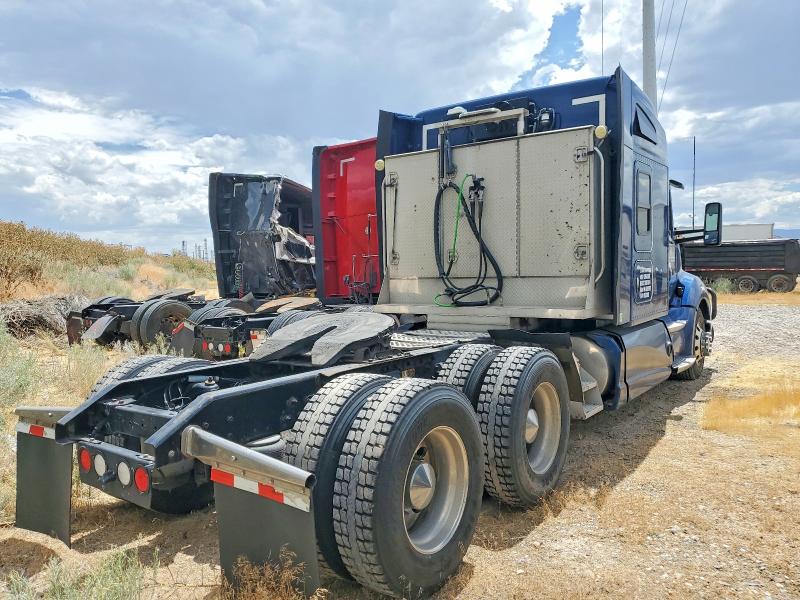 2017 Kenworth All other VIN 1XKYD49X2HJ128992 COPART salvage auction — NORMAL WEAR, CT, sold $22,700 on 2026-07-28 (photo 4)