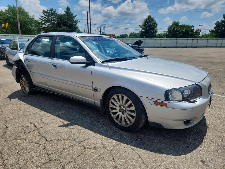 2004 Volvo S80 VIN YV1TS92D441360278 COPART salvage auction — ALL OVER, OH - CERT OF TITLE-SALVAGE, sold $300 on 2026-07-31 (photo 4)