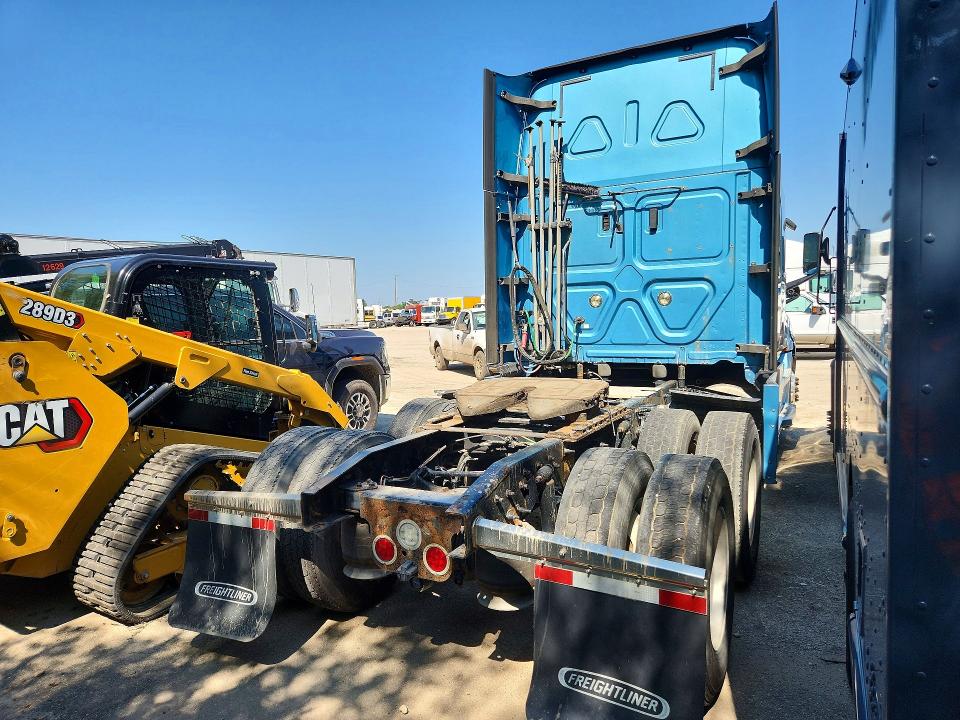 2020 Freightliner All other VIN 3AKJHHDR9LSLS2706 COPART salvage auction — NORMAL WEAR, CT, sold $27,250 on 2026-09-01 (photo 3)