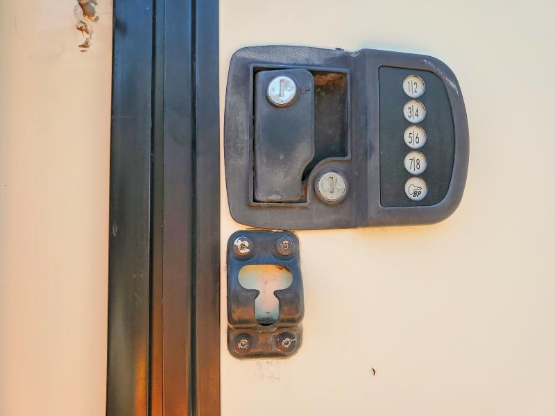 2014 Jayco Tv VIN 1UJCJ0BU2E1LG0054 COPART salvage auction — NORMAL WEAR, AZ - CERTIFICATE OF TITLE (P), sold $10,100 on 2026-07-21 (photo 5)