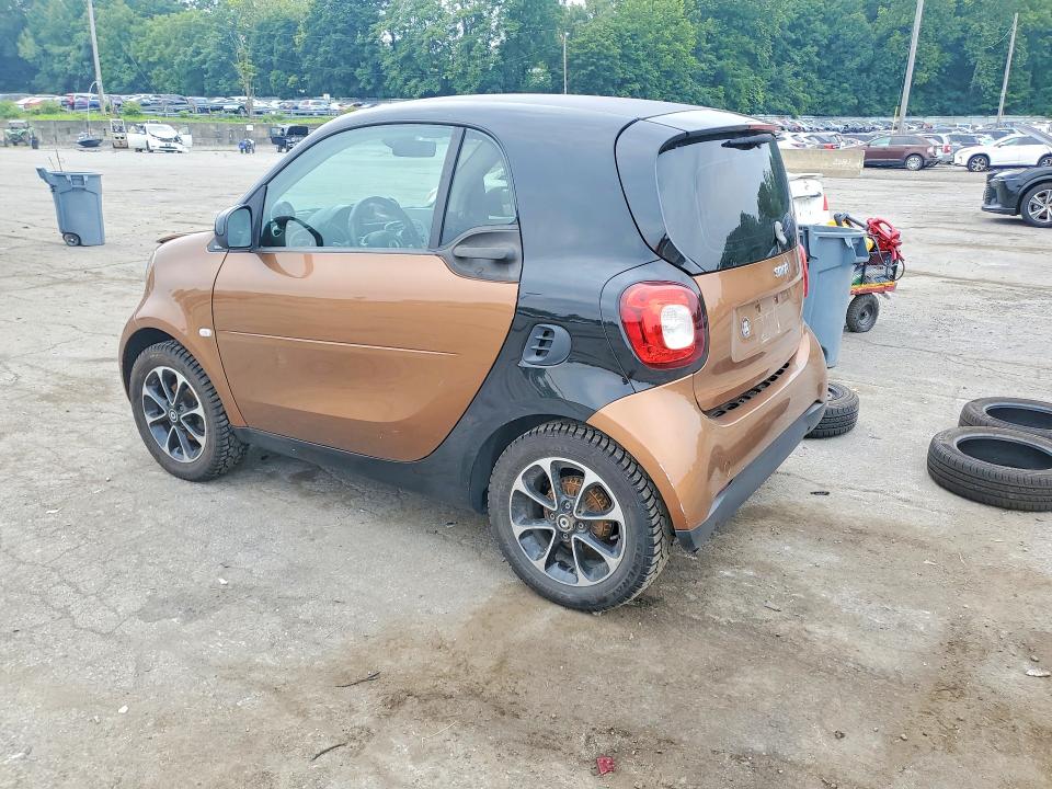 2016 Smart Fortwo VIN WMEFJ5DA1GK052308 COPART salvage auction — MINOR DENT/SCRATCHES, CT, sold $575 on 2026-08-03 (photo 2)