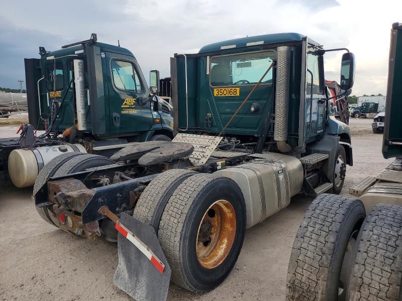 2016 Mack All other VIN 1M1AW01X3GM008403 COPART salvage auction — MINOR DENT/SCRATCHES, IN - CERTIFICATE OF TITLE, sold $1,900 on 2026-07-31 (photo 4)