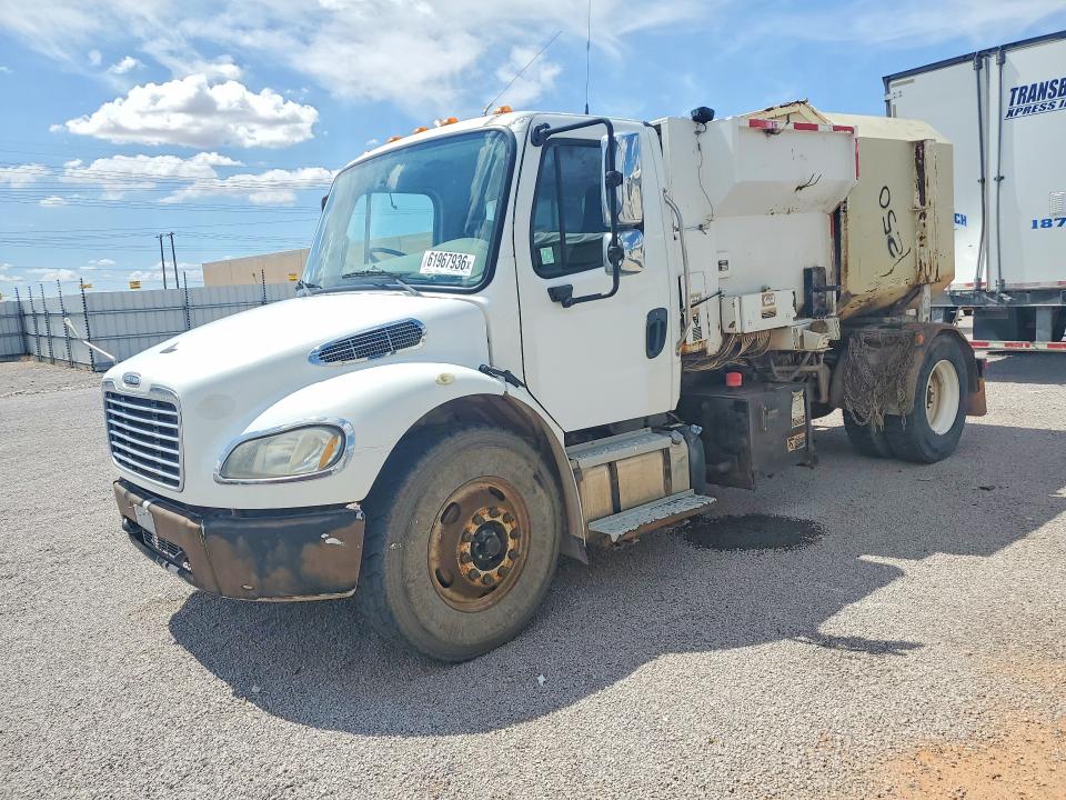 2016 Freightliner All other VIN 1FVACXDT1GHHB4937 COPART salvage auction — MINOR DENT/SCRATCHES, CD, sold $2,200 on 2026-08-14 (photo 1)