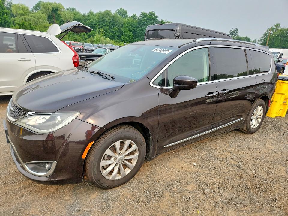 2018 Chrysler Pacifica VIN 2C4RC1BG3JR126407 COPART salvage auction — MINOR DENT/SCRATCHES, CT - CERTIFICATE OF TITLE (P), sold $2,300 on 2026-07-27 (photo 1)