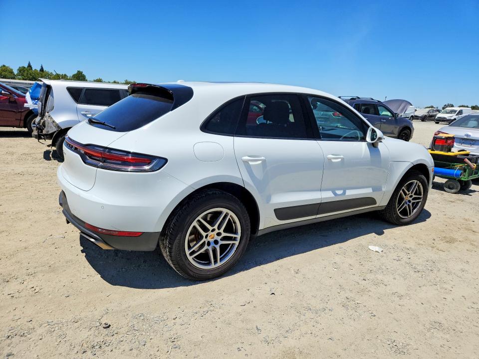 2019 Porsche Macan VIN WP1AA2A51KLB01331 COPART salvage auction — MINOR DENT/SCRATCHES, Ca - Certificate Of Title (P), sold $13,900 on 2026-08-04 (photo 3)