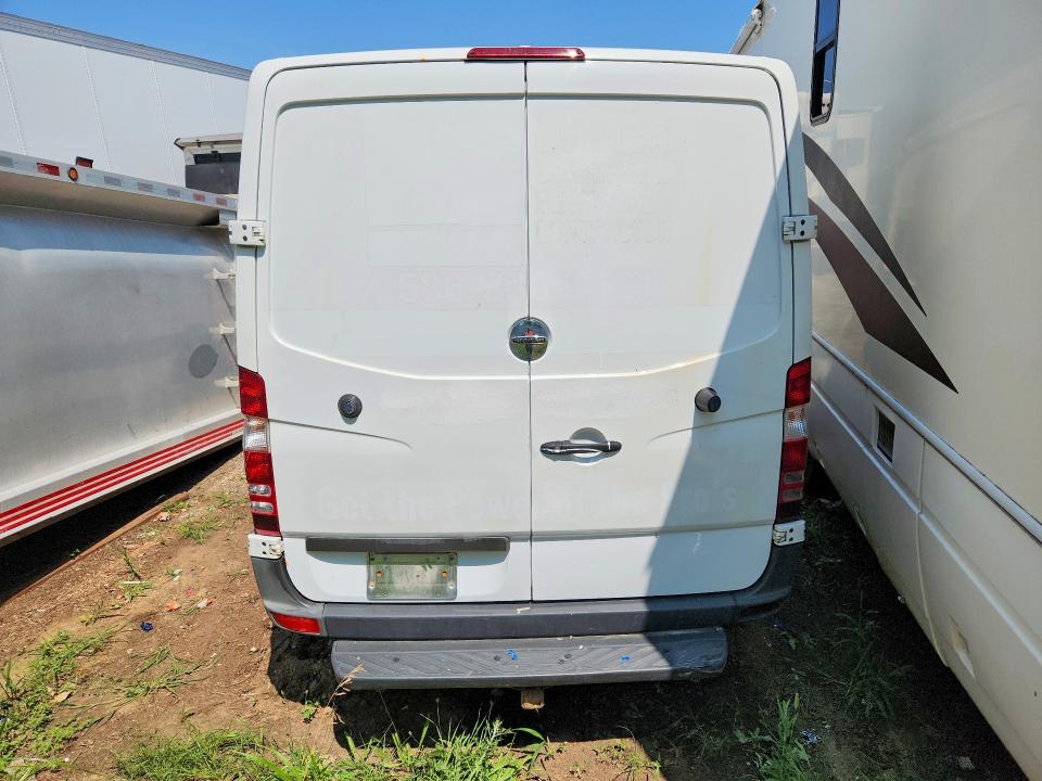 2013 Freightliner Sprinter 2500 VIN WDYPE7CC8D5801996 COPART salvage auction — FRONT END, MI - CERT OF TITLE-SALVAGE VEHICLE, sold $2,250 on 2026-08-05 (photo 6)