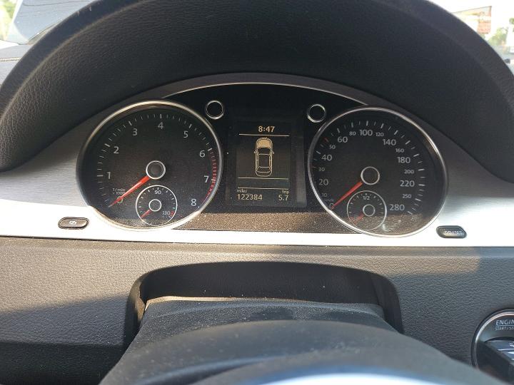2011 Volkswagen Passat VIN WVWHN9AN1BE706967 COPART salvage auction — NORMAL WEAR, On - Permit No Brand - Unfit (P), sold $925 on 2026-08-04 (photo 8)
