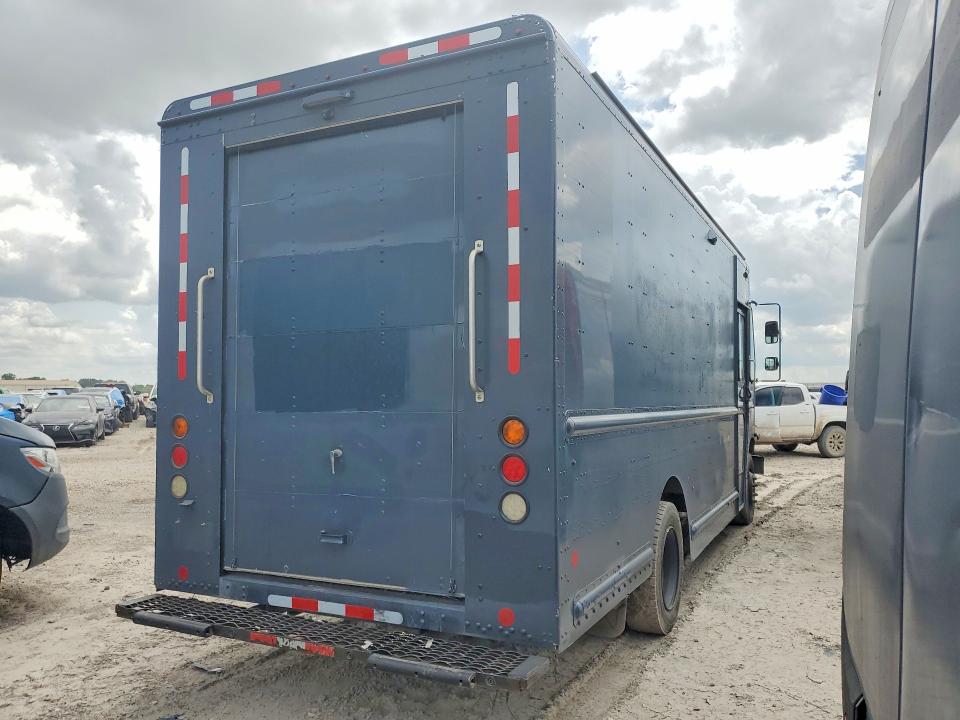 2021 Frht - freightliner All other VIN 4UZAC2GA2MCMM9587 COPART salvage auction — MINOR DENT/SCRATCHES, TX - CERTIFICATE OF TITLE, sold $16,300 on 2026-07-14 (photo 3)