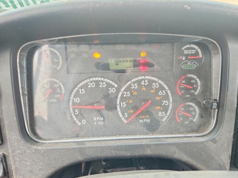 2015 Freightliner All other VIN 4UZABRDT8FCFW6873 COPART salvage auction — NORMAL WEAR, TN - CERTIFICATE OF TITLE, sold $2,050 on 2026-08-21 (photo 8)