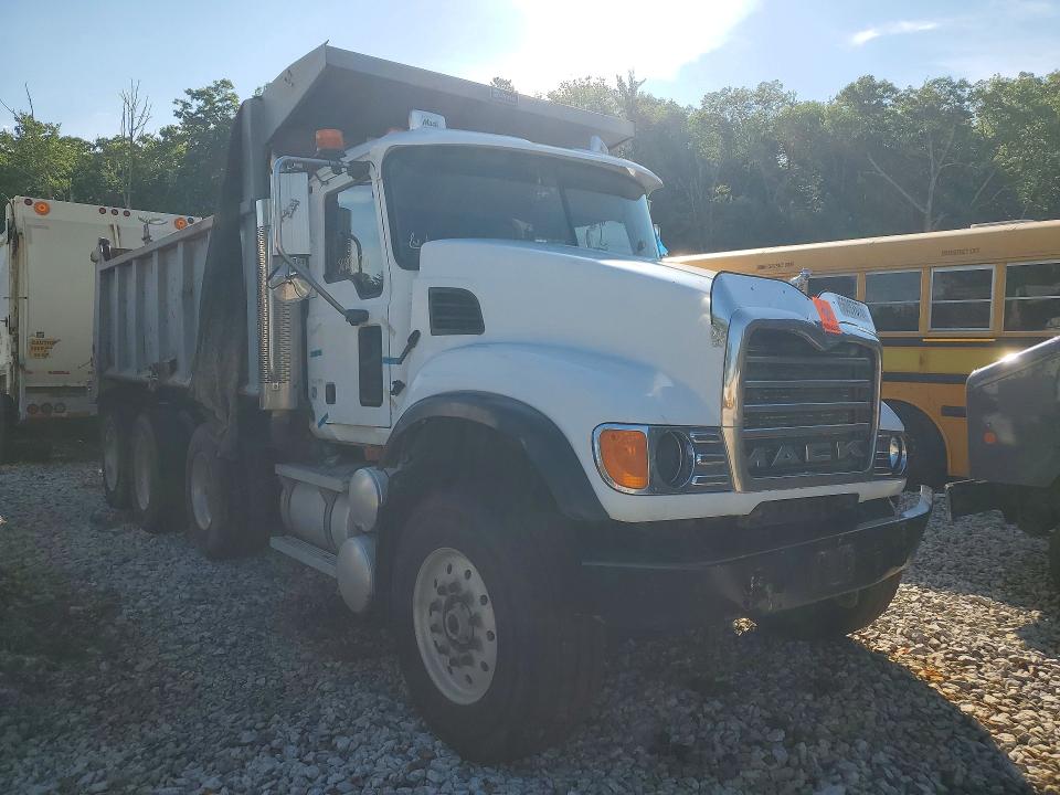 2005 Mack All other VIN 1M2AG11C65M018254 COPART salvage auction — ROLLOVER, ST, sold $8,000 on 2026-07-23 (photo 4)