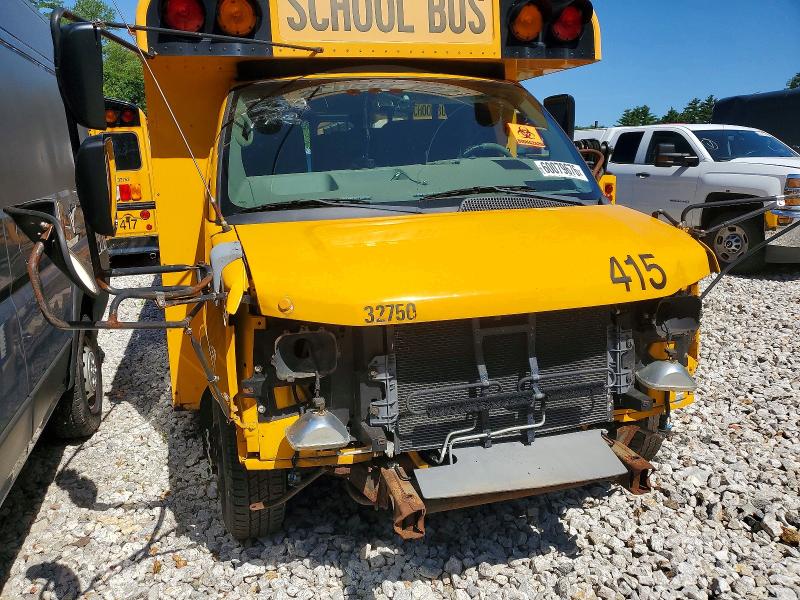 2012 Thomas Minotour g VIN 1GB3G3BGXC1172222 COPART salvage auction — FRONT END, CT, sold $1,200 on 2026-09-09 (photo 9)