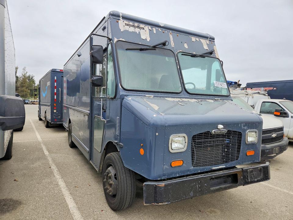 2020 Freightliner All other VIN 4UZAC2EA5LCLZ7065 COPART salvage auction — MINOR DENT/SCRATCHES, DV, sold $16,000 on 2026-07-17 (photo 4)