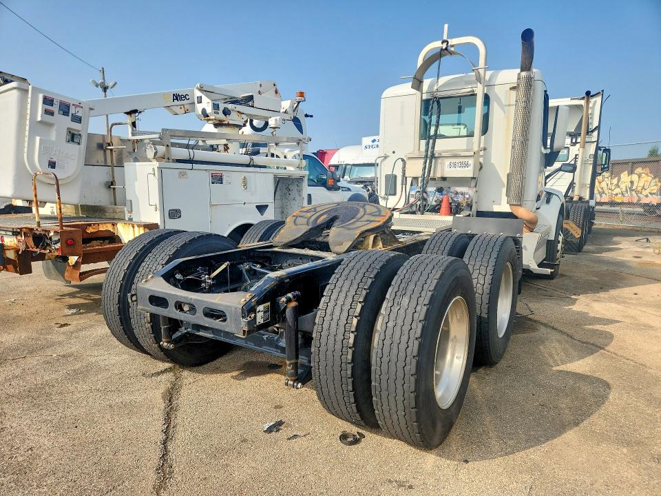 2021 Peterbilt All models VIN 1XPBDP9XXMD760939 COPART salvage auction — MECHANICAL, CT, sold $13,700 on 2026-08-31 (photo 3)