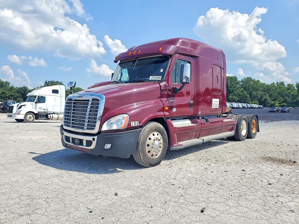 2016 Freightliner All other VIN 3AKJGLDV0GSGU6011 COPART salvage auction — MINOR DENT/SCRATCHES, CT, sold $750 on 2026-08-18 (photo 1)