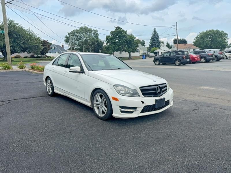 2013 Mercedes-benz C class VIN WDDGF8AB6DR274838 COPART salvage auction — MINOR DENT/SCRATCHES, Ct - Certificate Of Title (P), sold $250 on 2026-07-31 (photo 1)