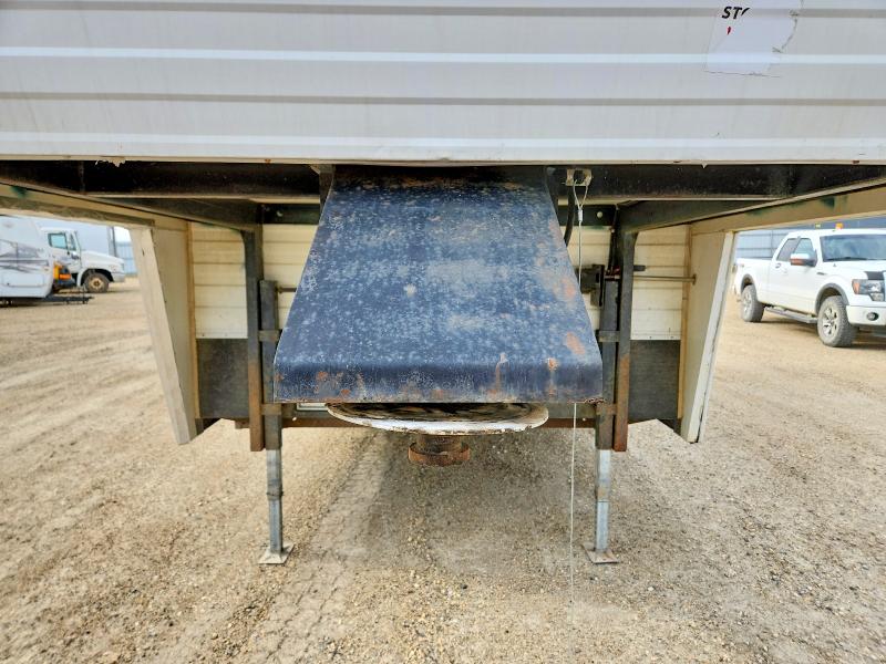 1998 Trailer Rustler VIN 2TTRW235XWR980008 COPART salvage auction — HAIL, BS, sold $70 on 2026-07-23 (photo 8)