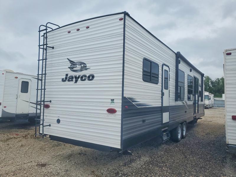 2023 Jaco jay flight Recreation VIN 1UJBC0BV1P11K0080 COPART salvage auction — HAIL, CT, sold $21,100 on 2026-08-28 (photo 4)