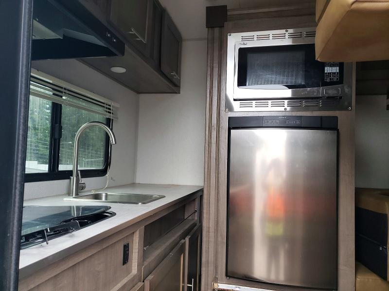 2019 Frrv Trailer VIN 4X4TNB71XKR200580 COPART salvage auction — WATER/FLOOD, WA - VEHICLE CERT OF OWNERSHIP-TITL, sold $5,500 on 2026-07-28 (photo 9)