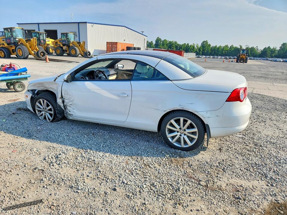 2011 Volkswagen Eos VIN WVWBW7AHXBV005183 COPART salvage auction — FRONT END, Nc - Salvage Certificate Of Title, sold $225 on 2026-08-03 (photo 2)