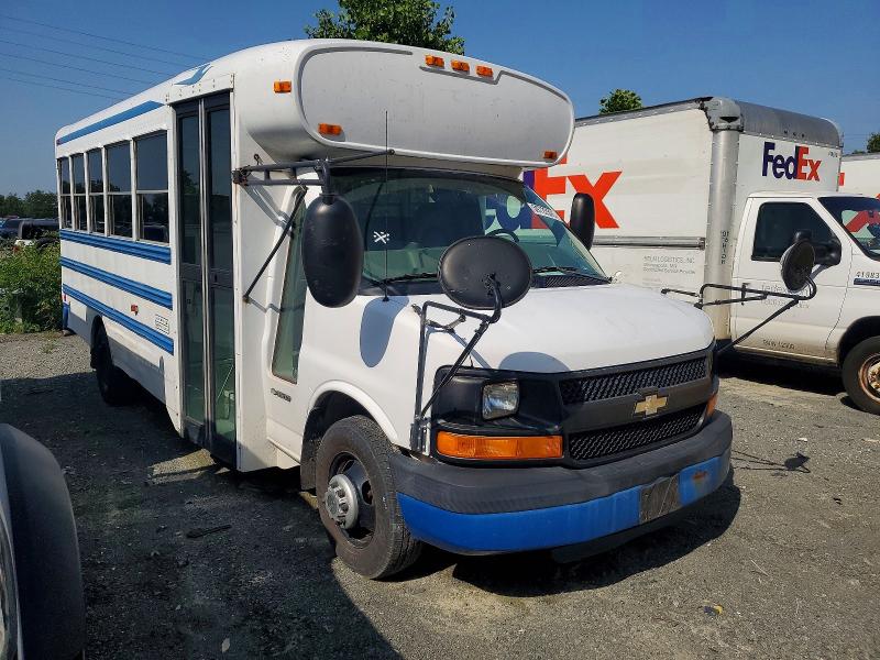 2005 Chev Express VIN 1GBJG31U151181246 — COPART salvage auction photo