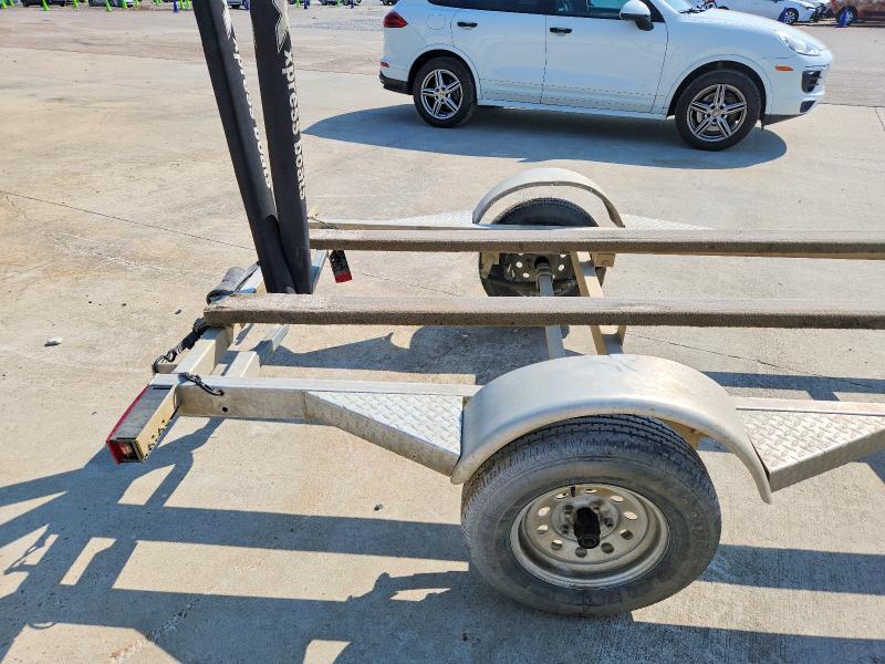 2009 Trail king Boat trail VIN 5HEAV18179H130917 COPART salvage auction — MINOR DENT/SCRATCHES, MS - CERT OF TITLE-SALVAGED, sold $225 on 2026-07-31 (photo 6)